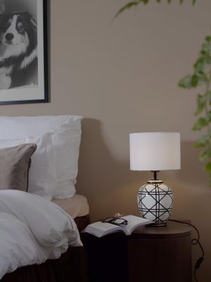 PR Home New York Lampfot Svartvit 32cm