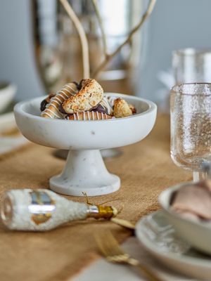 Skål på fot Vit Marmor Eris | Bloomingville
