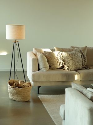 PR Home Base golv tripod Mattsvart 105cm