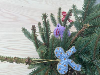 Jul Körsbärsröd / Offwhite / Blå Bomull. Pärlor och Fyllning OYOY LIVING
