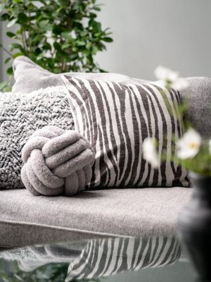 Svanefors Marty Kudde Mörkgrå 45x45 cm