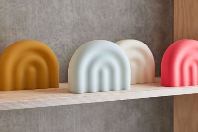 Bordslampa Offwhite Silikon. Plast OYOY MINI