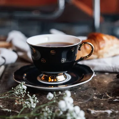 Hilke Collection Kopp med fat - Anima Gemella Nero