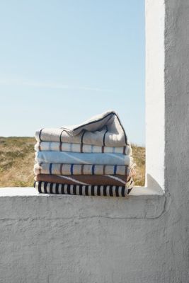 Handduk Lera / Svart Ekologisk Bomull OYOY LIVING