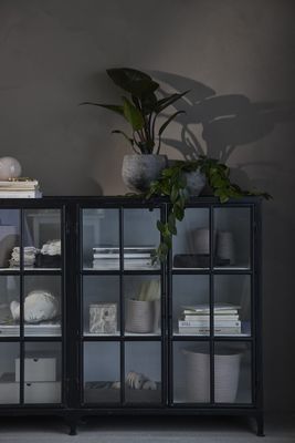Depot Skåp Svart Järn Lene Bjerre