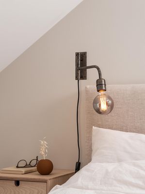 PR Home Base Vägglampa Beaten silver 34cm