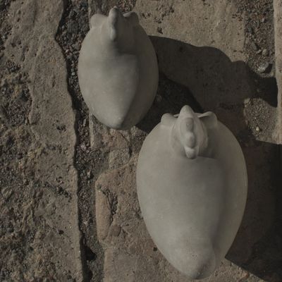 DBKD Concrete Hen large Betong