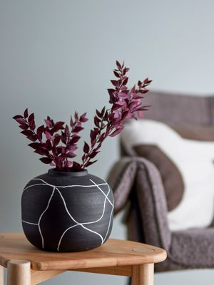Dekorationsvas Svart Terrakotta Niza | Bloomingville