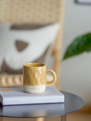 Mugg Gul Stengods Neo | Bloomingville