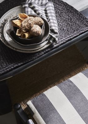 Jakobdahls Striato Sittdyna 40x40x5 cm Svart/Offwhite