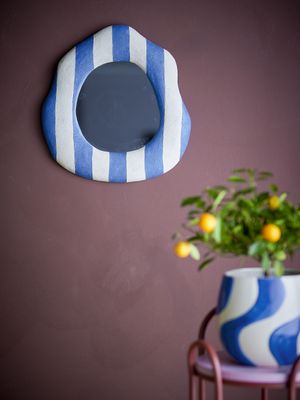 Bloomingville Travis Väggspegel, Blå, Polyresin L39,5xH38,5xW3,5 cm