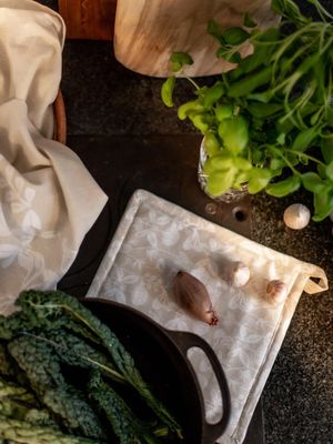 De Mina Grytlapp Beige 22x22cm | Svanefors