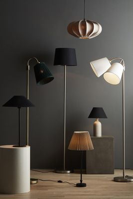 PR Home Liam Lampfot Svart 46 cm