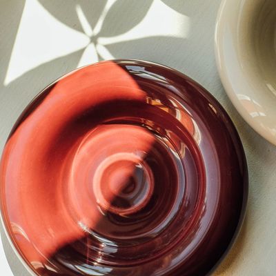 Bergs Potter Lily GLAZED Fat Vinröd, Ø 25 cm