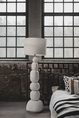 Jakobdahls Liora Lampa 30x30x123 cm Offwhite