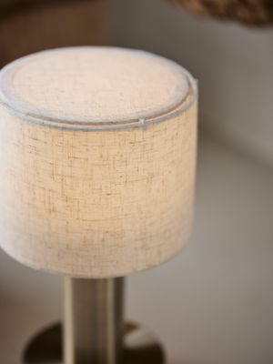 Tiara Bordslampa Laddbar Antikmässing | PR Home