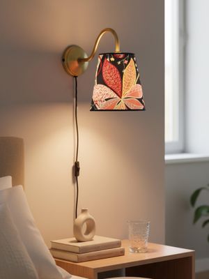 PR Home Ester Vägglampa Mässing Grön