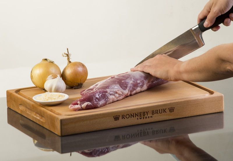 Ronneby Bruk Stor Kockbräda med Köttsaftränna 38x52x4 cm
