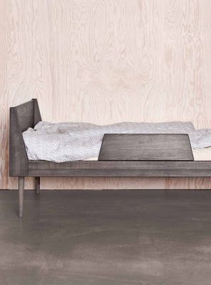 Hevali Night & Day Bed Safety Rail Mörk Bokträ Oyoy Mini