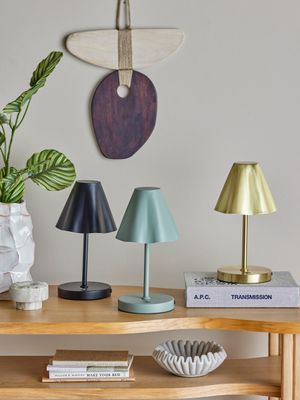 Portabel lampa, uppladdningsbar Grön Metall Lianna | Bloomingville