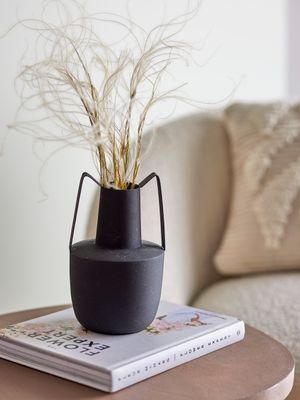 Vas Svart Metall Itamar | Bloomingville
