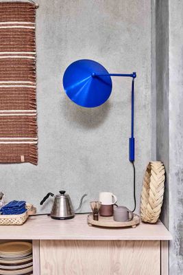 Vägglampa Optisk blå Metall. Aluminium OYOY LIVING