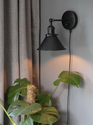 PR Home Anton Vägglampa Svart 18cm, dimbar