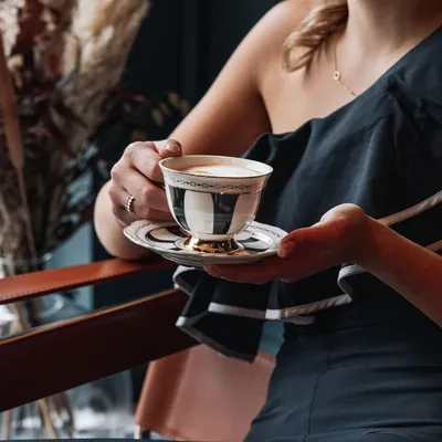 Hilke Collection Kopp med fat - Strisce Nero