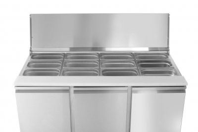Tre dörrar salladskyl 380L | -2/8C - 230V / 310W - R600a - 1365x700x(H)888mm