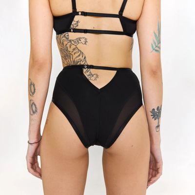 Queen PoleWear High Waisted Shorts with Mesh – GLORY – Black