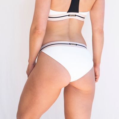 Unapolegetic Cleo Sport Shorts - Vit