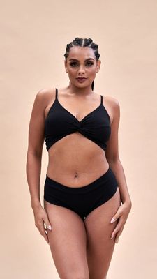 LUNALAE Harleen Rib Knit Twist Top BLACK