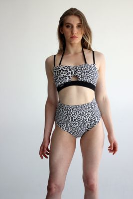DressinUp Art Atelier - Top Classic Animal Print White Leopard