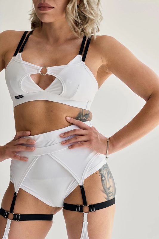DressinUp Art Atelier - BELT Shorts White