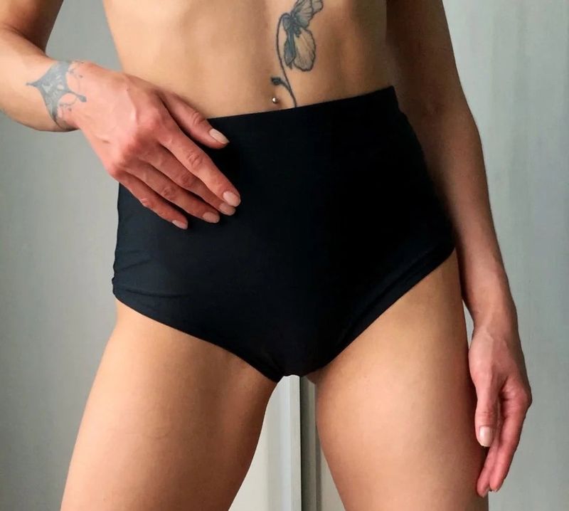 DressinUp Art Atelier - Classic Shorts Black