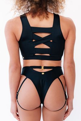 SWAY Betty Pole Top Svart