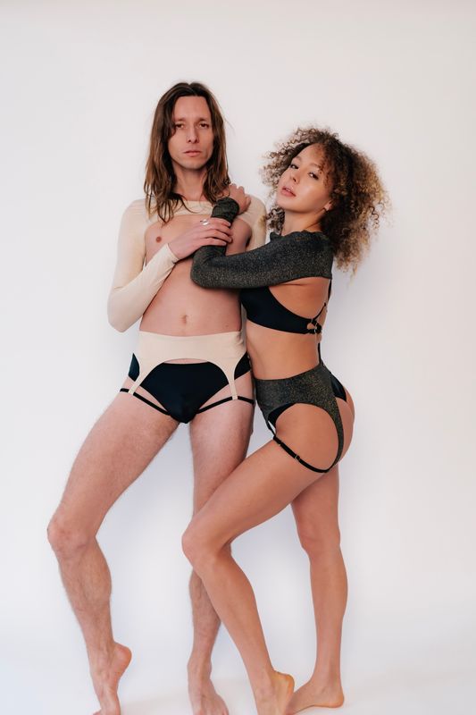 sway-campaign-lauren-shrug-temptress-ruby-black-champagne-duo-04