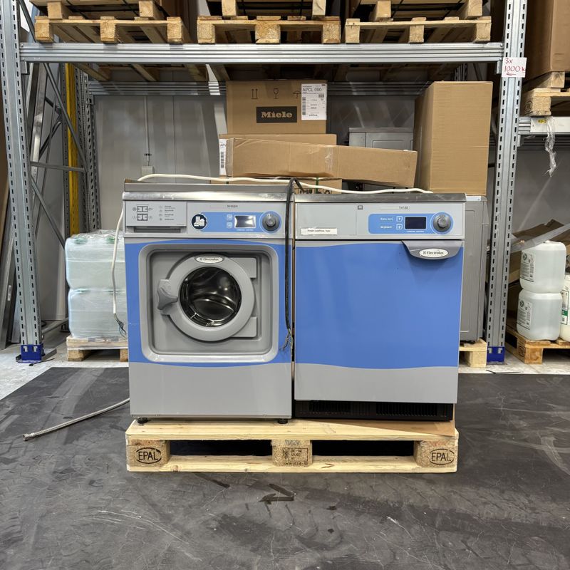 Electrolux Torktumlare T4130 (högra maskinen)