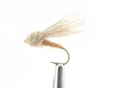 Fluga Dano - Streaking Caddis - Brown - 16