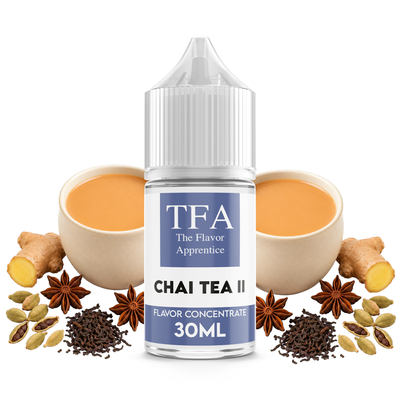 Flaska med Chai Tea II från The Flavor Apprentice framför en kopp chai-te med kryddor.