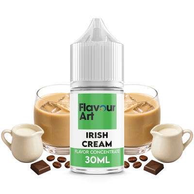 Flaska med Irish Cream från Flavour Art framför ett glas irländsk gräddlikör samt kaffebönor och choklad.