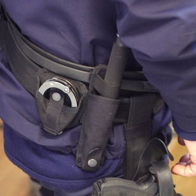 Polis mjukt batong hölster