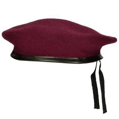 Vin röd militär basker