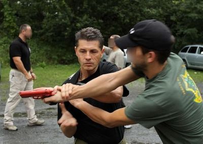 Krav maga pistol