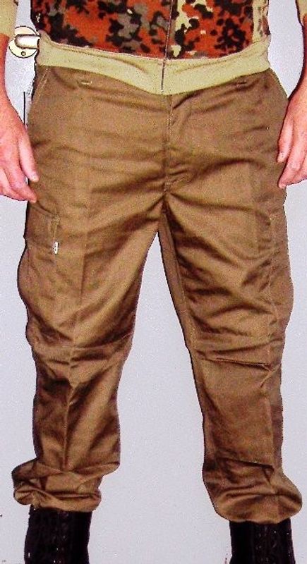 Gröna militärbyxor