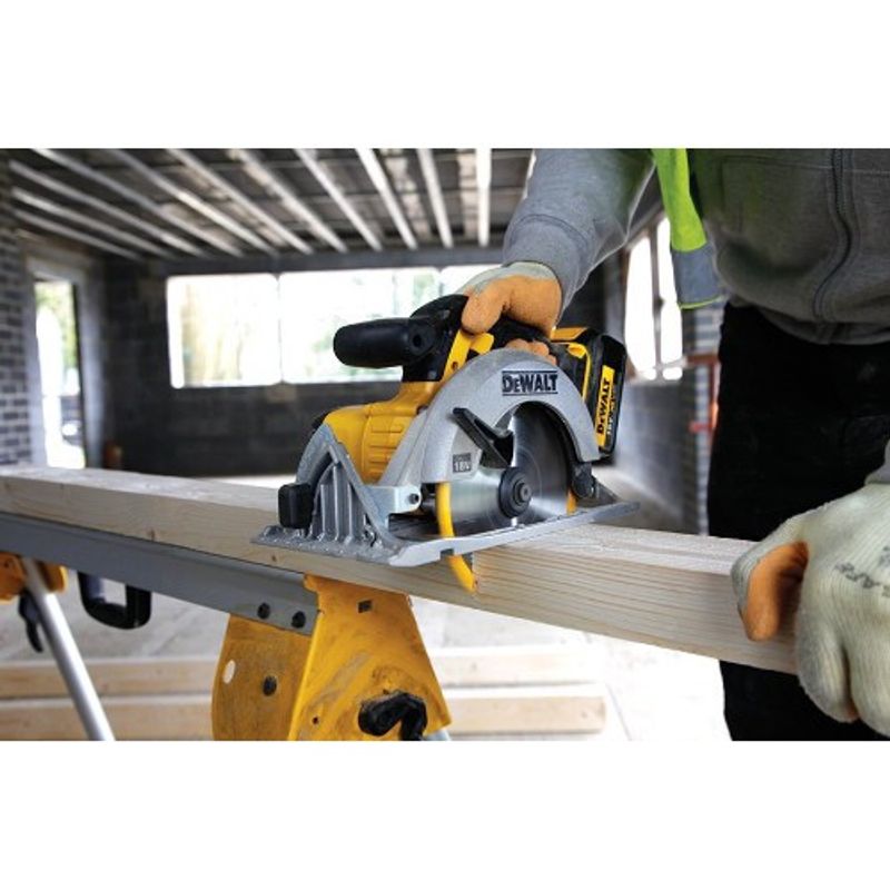 DEWALT CIRKELSÅG DCS391NT 18V XR (Utan batteri)