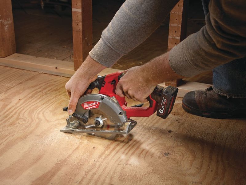 CIRKELSÅG MILWAUKEE M12 CCS44-0