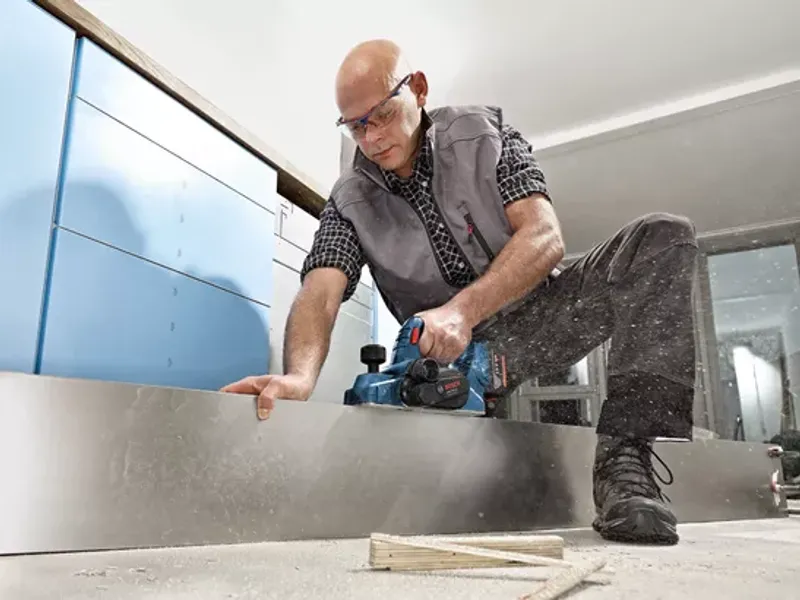BOSCH ELHYVEL GHO 18 V-LI SOLO L-BOXX