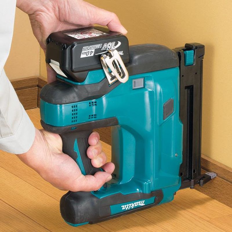 MAKITA DYCKERTPISTOL DBN500ZJ 18V (Utan batteri)