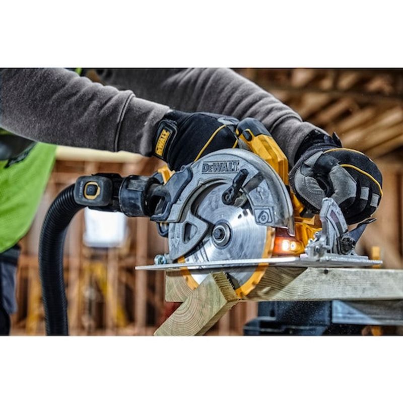 DEWALT CIRKELSÅG DCS570NT 18V (Utan batteri)